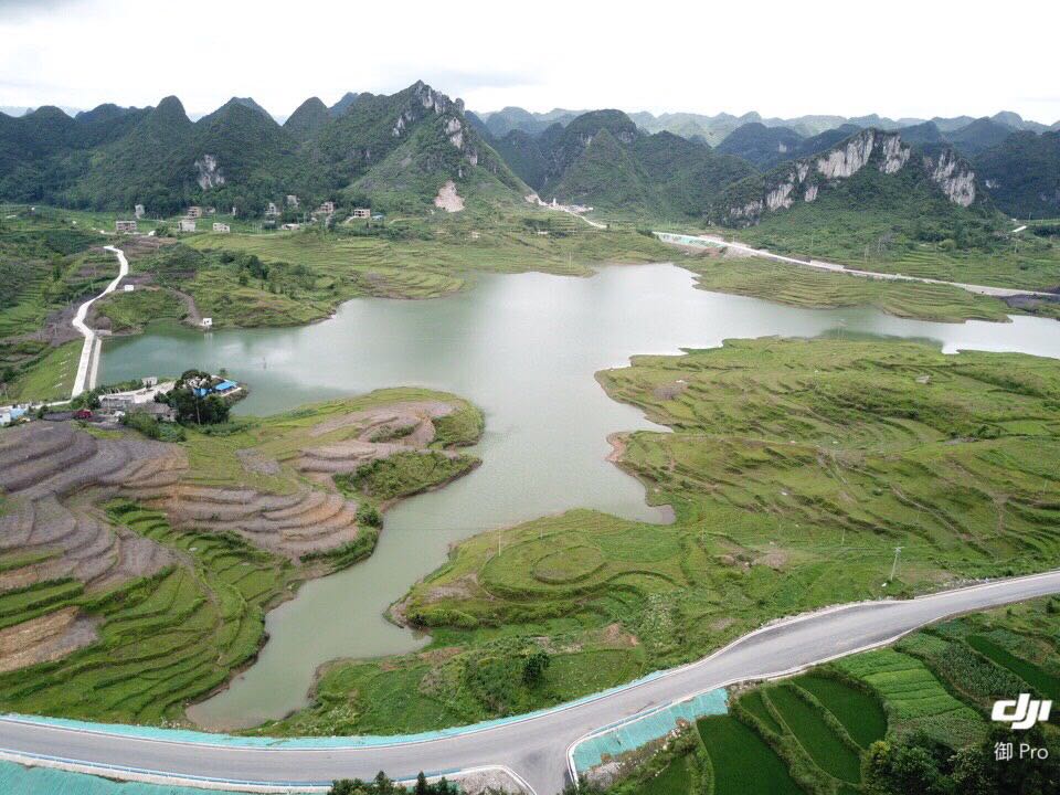 懸浮式流水槽水產(chǎn)養(yǎng)殖